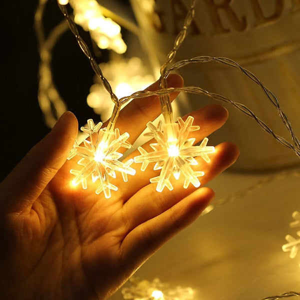 20 Ft 40 LED Christmas Lights Snowflake String Lights Battery Operated Waterproof Fairy Lights for Bedroom Patio Room Garden Party Home Xmas Decor Indoor Outdoor Christmas Tree Decorations